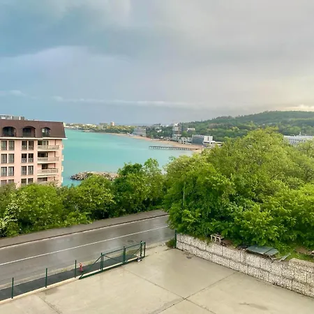 Apartment Art - Sea Horizon - Pool & Parking Varna
