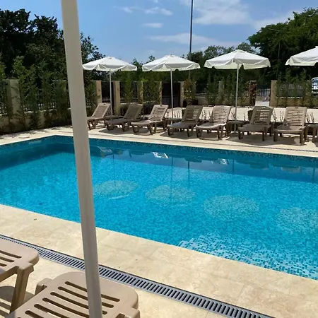 Apartment Art - Sea Horizon - Pool & Parking Varna