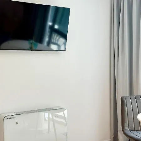 Art - Sea Horizon - Pool & Parking Apartment